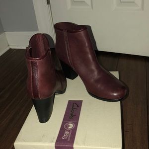 Clarks Leather Burgundy Booties!